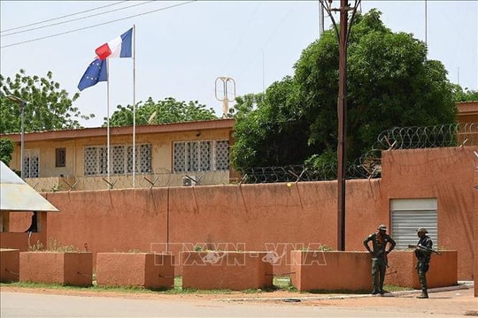 Pháp chính thức đóng cửa Đại sứ quán tại Niger