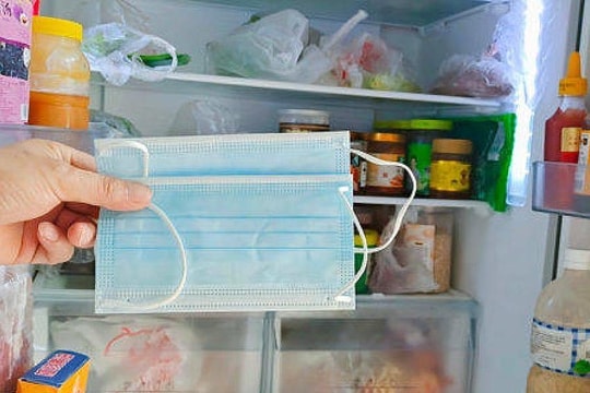 Tác dụng của việc đặt khẩu trang vào tủ lạnh
