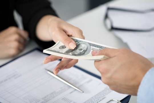 Hai quy tắc quan trọng trước khi cho vay tiền