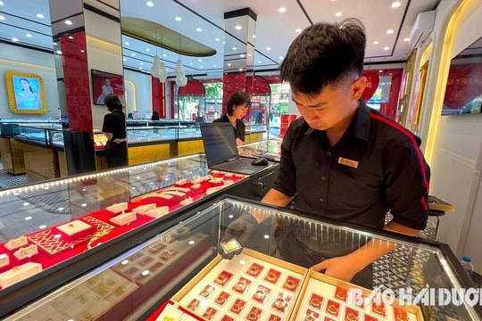 Độc quyền vàng miếng