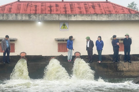 Bình Giang là địa phương đầu tiên bơm nước đổ ải
