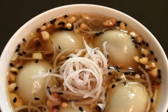 Ăn lục tàu xá, sủi dìn nóng hổi giữa trời đông