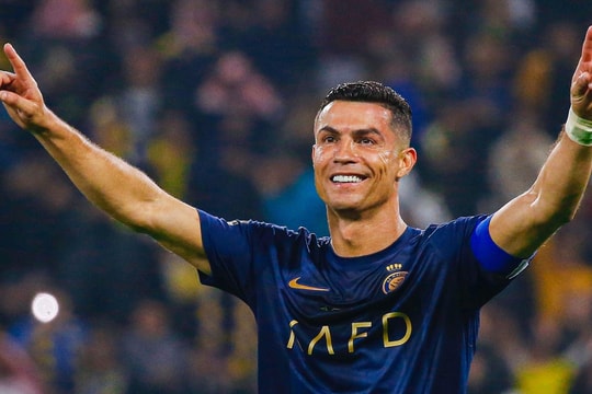 Ronaldo giành giải thưởng Maradona