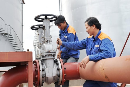 Xí nghiệp Kho vận K132 vượt 6% kế hoạch xuất, nhập xăng dầu