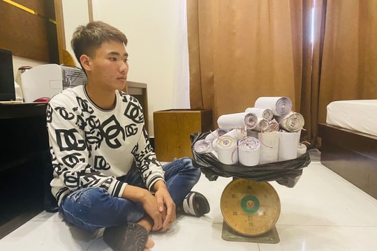 Hai thanh niên thuê khách sạn ở Tứ Kỳ sản xuất trái phép pháo nổ