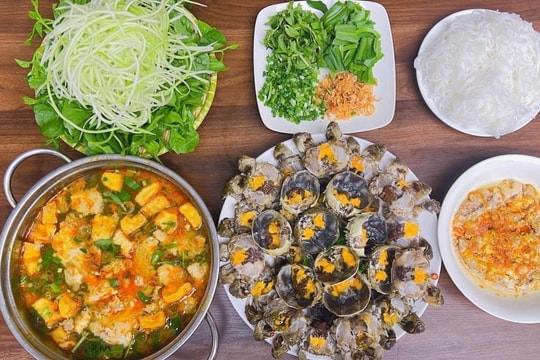 Lẩu cua đồng đậm vị quê hương