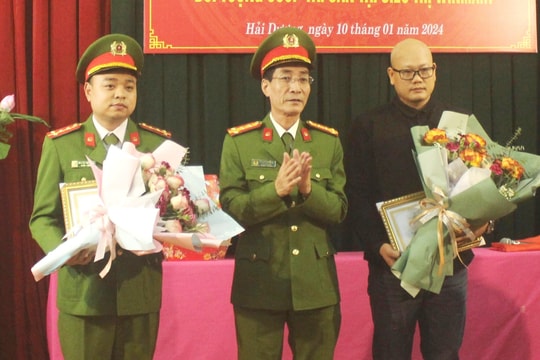 Công an tỉnh Hải Dương khen thưởng cán bộ công an và người dân bắt cướp tại siêu thị WinMart