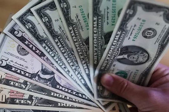 Sáng 11/1, giá vàng và dầu tăng, USD đi xuống