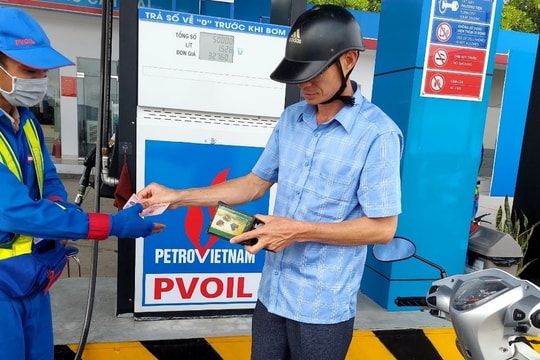 Giá xăng dầu đồng loạt tăng lên mức mới