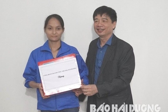 Hỗ trợ xây nhà cho đoàn viên khó khăn