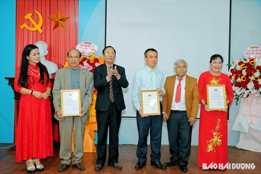 Ra mắt Câu lạc bộ thơ Việt Nam huyện Thanh Hà