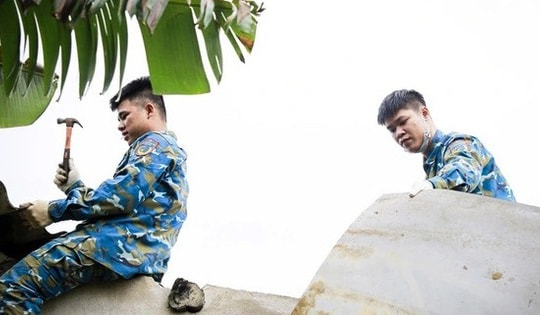 Thăng quân hàm từ Đại úy lên Thiếu tá cho phi công lái Su-22 rơi ở Quảng Nam