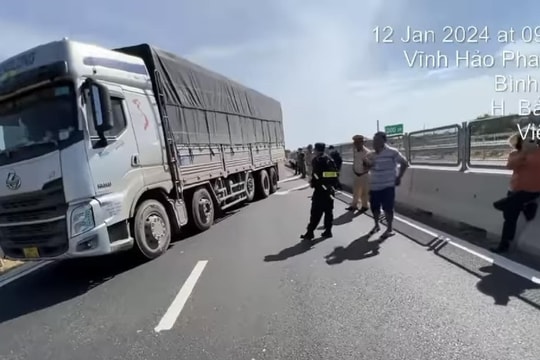 Khởi tố vụ án tài xế xe tải “chống đối” cảnh sát, bỏ chạy 20km trên cao tốc