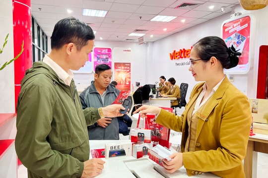 Viettel Hải Dương hỗ trợ 350 khách hàng đổi điện thoại 2G lên 4G từ đầu năm 2024