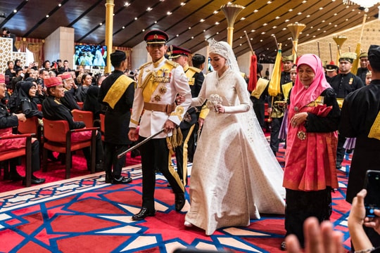 Brunei bắn 17 phát đại bác mừng đám cưới Hoàng tử