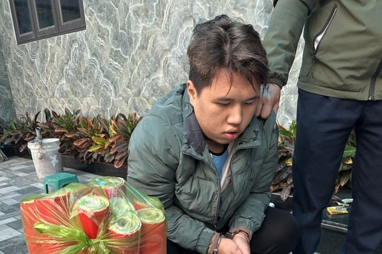 Công an xã Bình Xuyên bắt quả tang đối tượng vận chuyển trái phép 8,64 kg pháo nổ