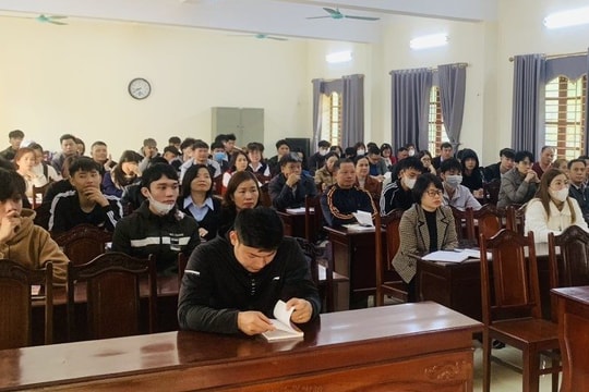 78 thanh niên đủ điều kiện nhập ngũ ở Gia Lộc được bồi dưỡng nhận thức về Đảng