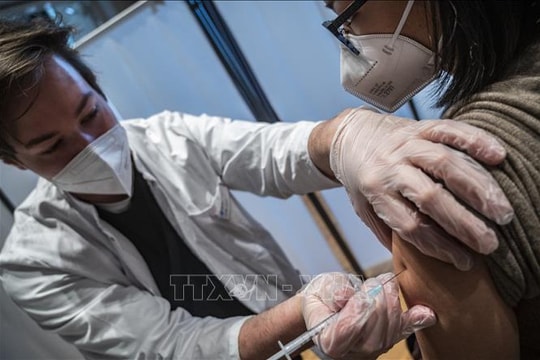 Vaccine ngừa COVID-19 đã cứu sống ít nhất 1,4 triệu người tại châu Âu