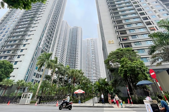 Chớp thời cơ bán chung cư mua nhà đất