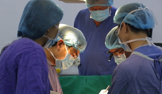 Bộ trưởng Đào Hồng Lan gửi thư khen ca ghép đa tạng trong 24 giờ hồi sinh sự sống 8 người