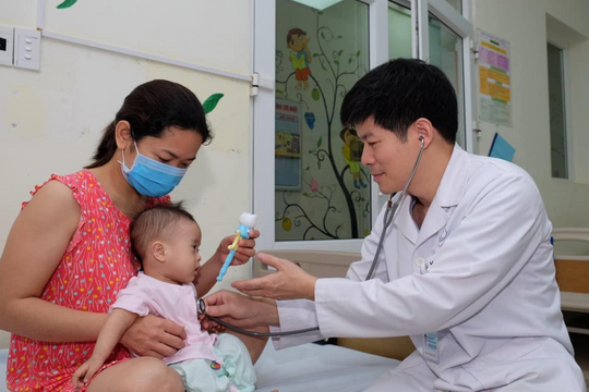 Bệnh viện Tim Hà Nội lần thứ hai khám sàng lọc bệnh tim miễn phí cho trẻ em Hải Dương