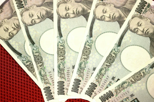 Đồng yen suy yếu do kỳ vọng Mỹ hạ lãi suất giảm dần