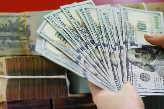Sáng 18/1, giá vàng và dầu giảm, USD tiếp đà tăng