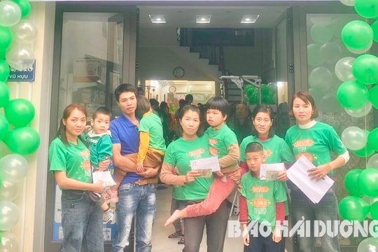 Trẻ bị bại não ở Hải Dương đón Tết sớm