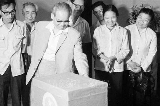 Bài thơ hay diễn văn ngoại giao