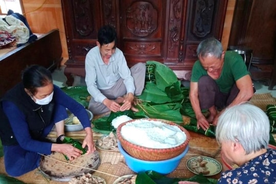 Tết sum họp hay đi du lịch?