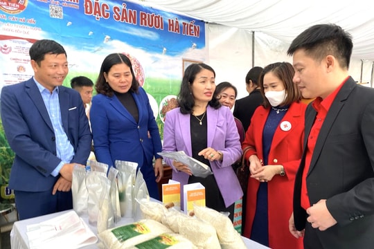 Không chờ "giải cứu" nông sản