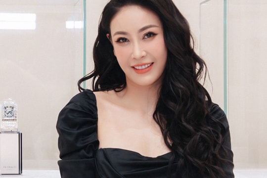 Hoa hậu Hà Kiều Anh đeo trang sức trị giá 181 tỷ dự sự kiện