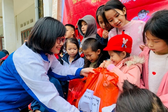 Tuổi trẻ Nam Sách mang đông ấm đến vùng cao