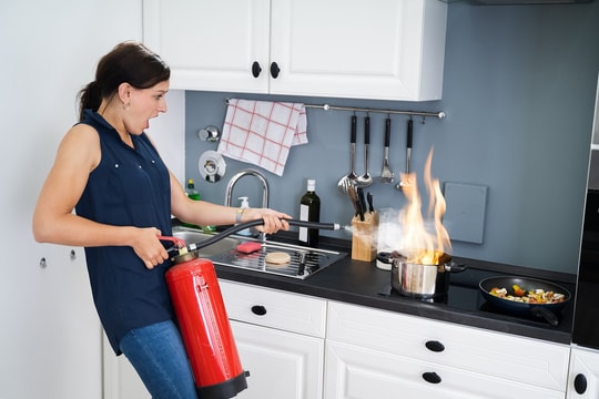 5 thói quen làm bếp có thể gây hỏa hoạn