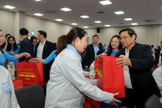 Để ai cũng có Tết