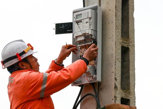 Bộ Công thương đề nghị tiếp tục tăng giá điện trong năm 2024