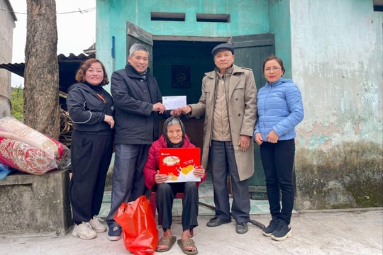 “Người đàn bà khổ nhất làng Linh Khê” được ủng hộ gần 14 triệu đồng