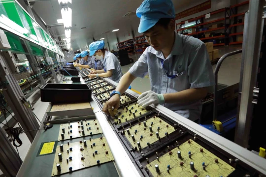 Vốn đầu tư nước ngoài vào Việt Nam tăng 40,2% trong tháng đầu năm 2024