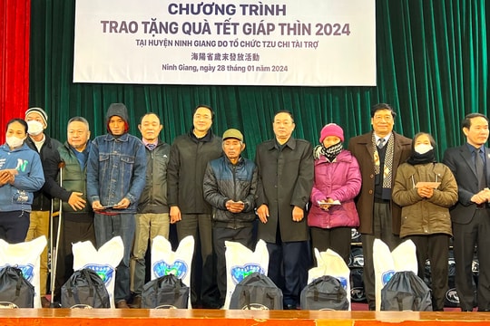Tổ chức Tzu Chi trao quà cho nhiều người khó khăn ở Hải Dương