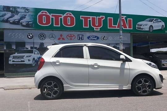 Xe thuê tự lái "cháy hàng", giá khét lẹt cận Tết, khách quyết mua xe cỏ đi tạm