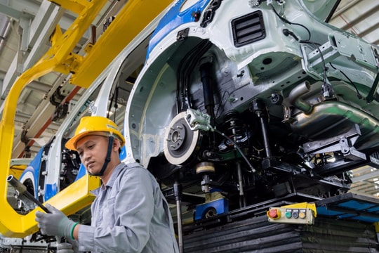 Hết ưu đãi lệ phí trước bạ, ô tô sản xuất trong nước giảm mạnh sản lượng