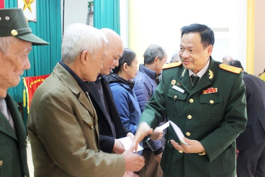 Hội Doanh nhân cựu chiến binh tỉnh Hải Dương tặng quà Tết cho gia đình chính sách, người cao tuổi