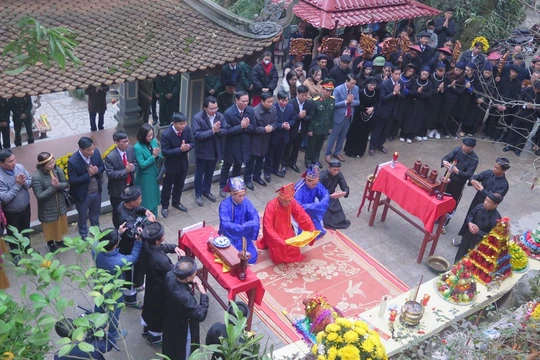 Thủ tướng yêu cầu không để xảy ra hoạt động mê tín dị đoan dịp Tết Nguyên đán