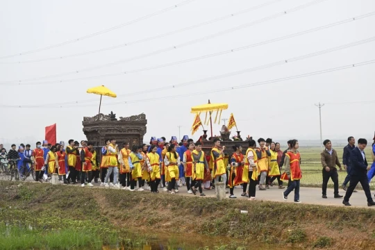 Người dân không nên đốt vàng mã tràn lan dịp lễ hội xuân