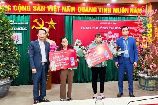 3 khách hàng của Viettel Hải Dương trúng thưởng điện thoại Samsung Galaxy A05