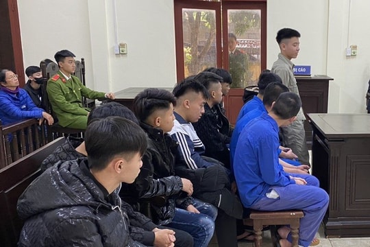 Xử lý 15 đối tượng "thông chốt" kiểm tra nồng độ cồn ở Thanh Hà