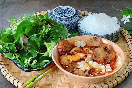Ăn Tết kiểu "chuyên đề"