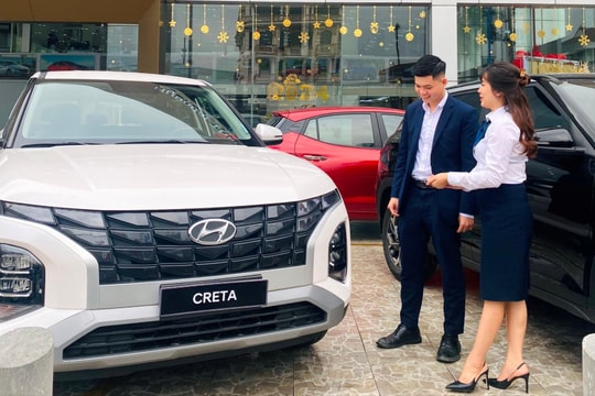 Luật Các tổ chức tín dụng (sửa đổi) cấm ngân hàng chèo kéo người vay tiền mua bảo hiểm
