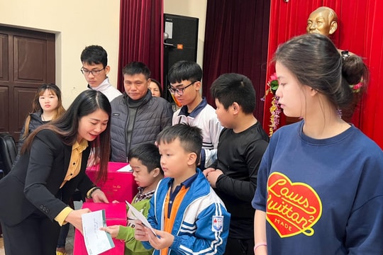 Ngân hàng Bắc Á Hải Dương tặng 40 suất quà Tết cho người nghèo, học sinh vượt khó