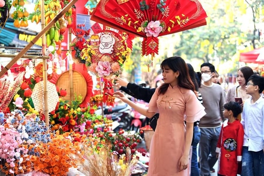 Bán Tết lên phố